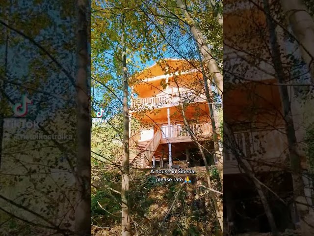 Уютный домик в лесу, построенный из бруса своими руками